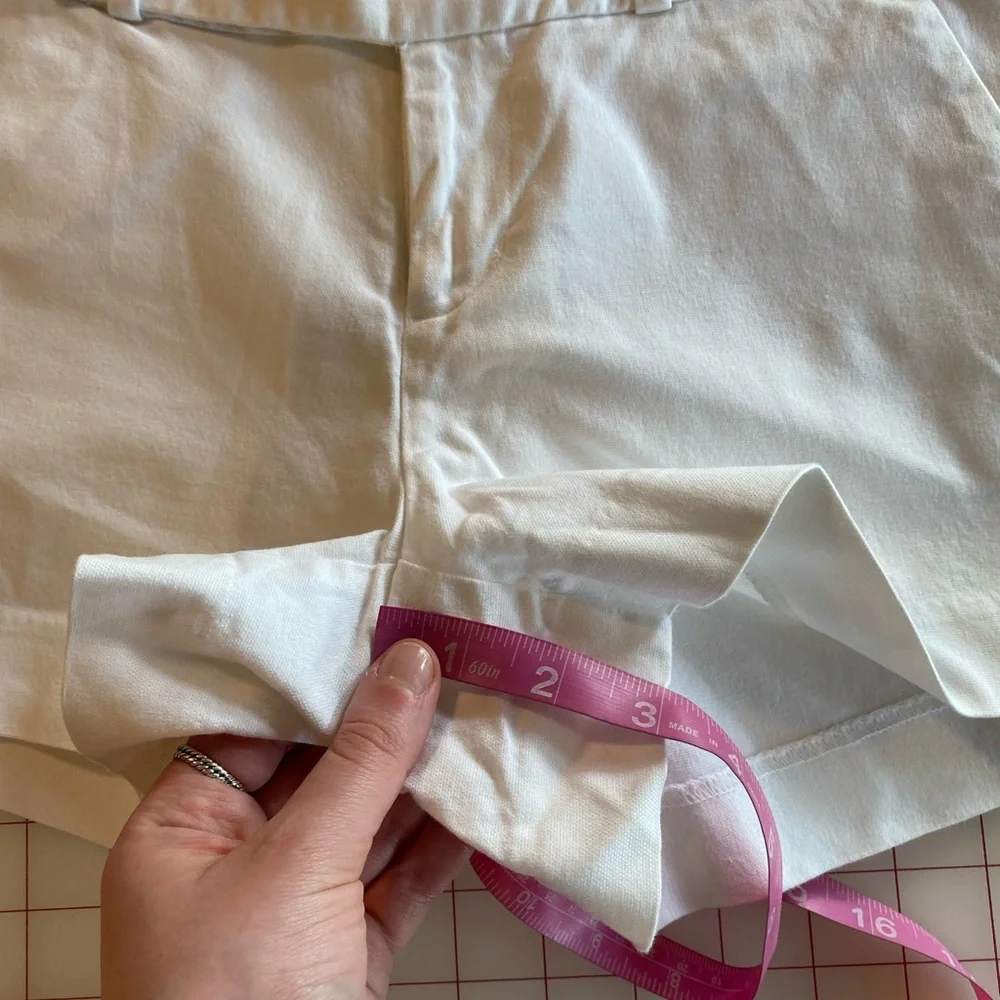 Banana Republic size 2 petite 2P white bermuda business casual summer shorts